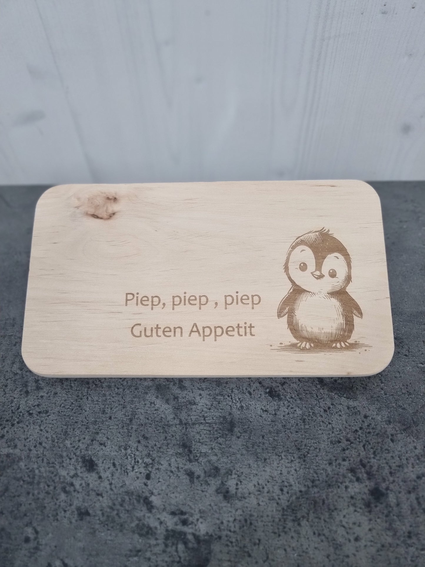 Piep piep piep – Guten Appetit! Frühstücksbrettchen Pinguin
