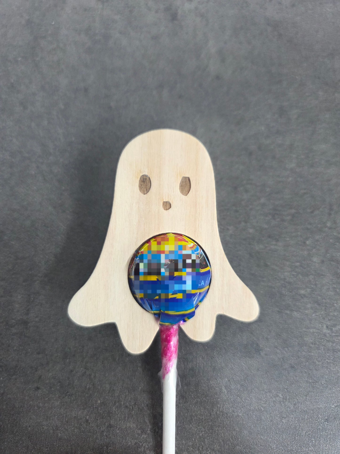 Gruseliges Lolli-Gespenst aus Holz