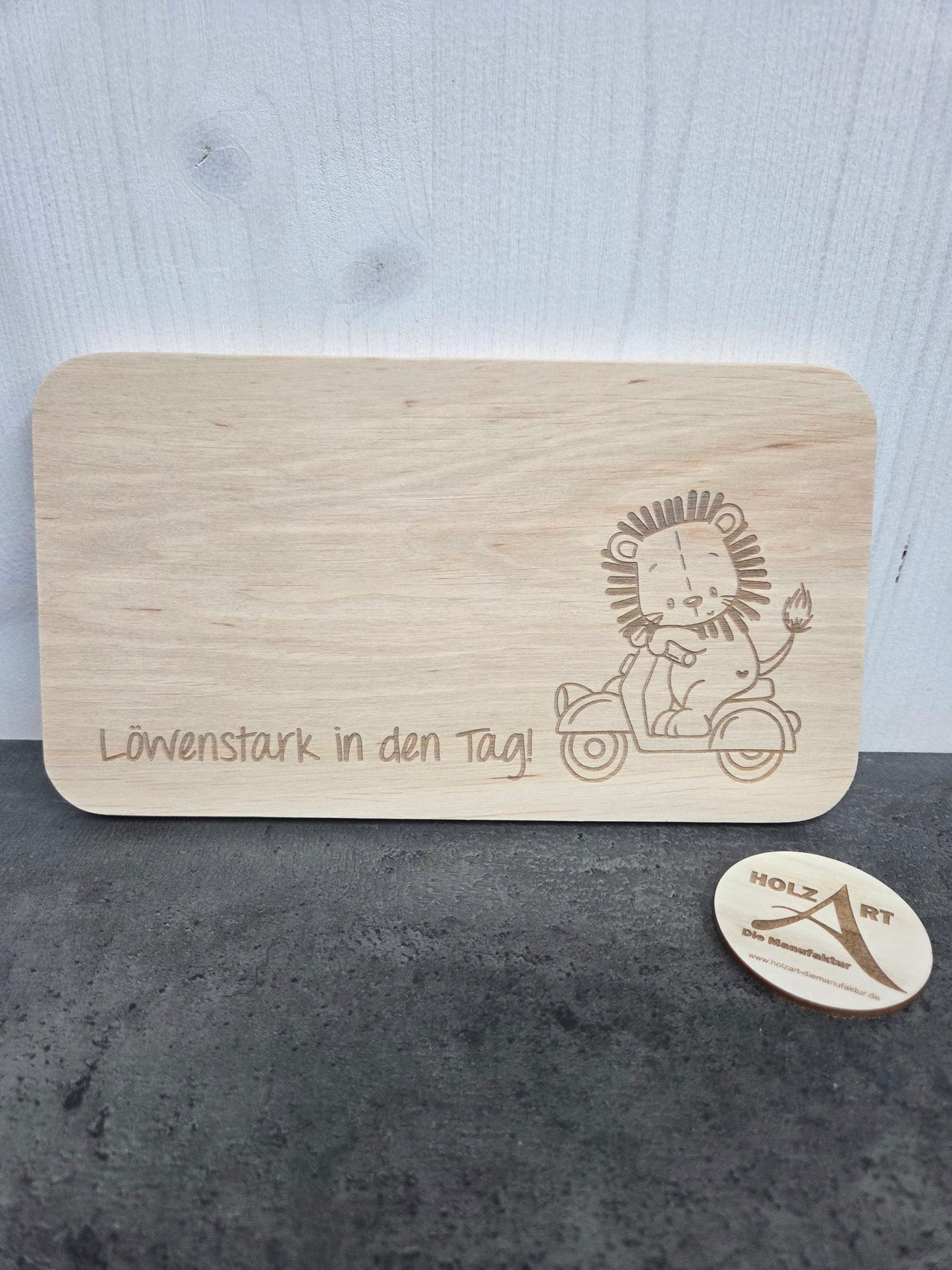 Löwenstark in den Tag starten! - Frühstücksbrettchen personalisiert