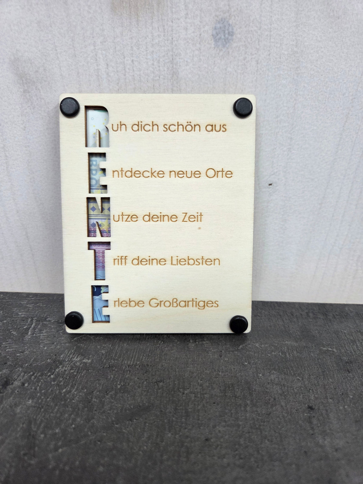 Geschenkverpackung zum Renteneintritt „RENTE – Akrostichon“: Die edle Holz-Verpackung für Geld & Gutscheine – Perfekt für den Ruhestand & Abschied