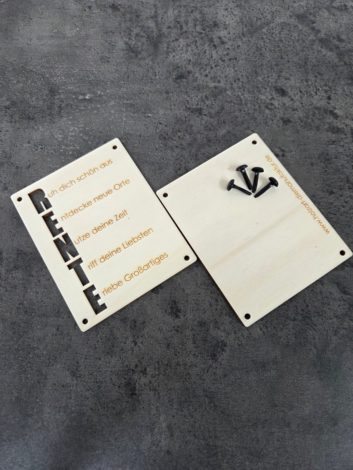 Geschenkverpackung zum Renteneintritt „RENTE – Akrostichon“: Die edle Holz-Verpackung für Geld & Gutscheine – Perfekt für den Ruhestand & Abschied