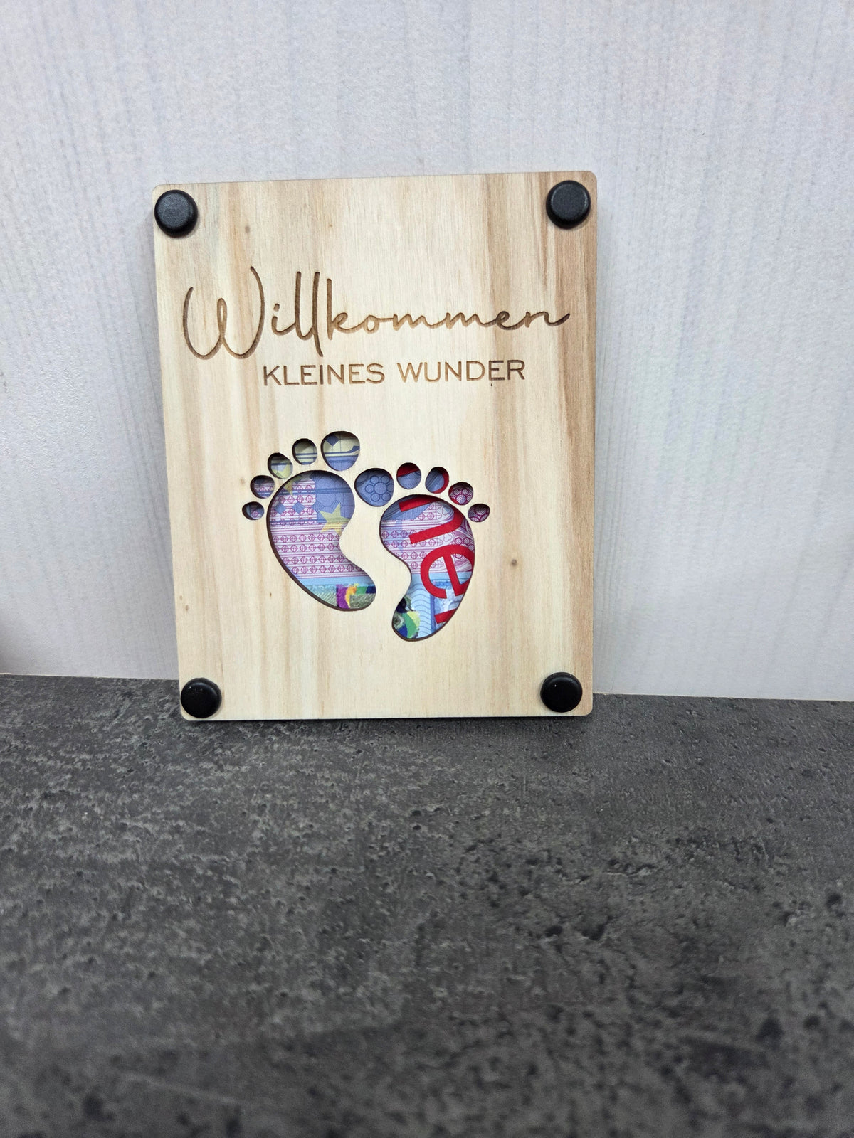 Geschenkverpackung „Willkommen kleines Wunder“: Die edle Holz-Verpackung für Geld & Gutscheine zur Geburt – Das perfekte Willkommensgeschenk für Babys