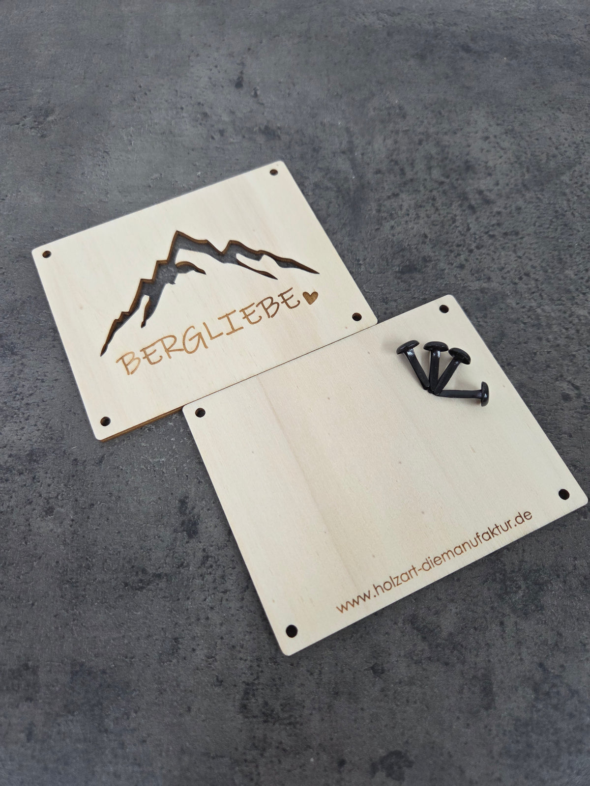 „Der Berg ruft!“ oder „Bergliebe“: Die edle Holz-Verpackung für Geld & Gutscheine – Perfekt für Wanderfans & Berg-Liebhaber