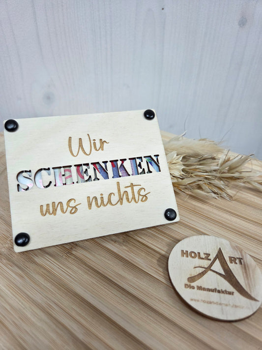 Geldgeschenk "Wir schenken uns nichts" aus Holz: Originelle Geld- & Gutscheinverpackung